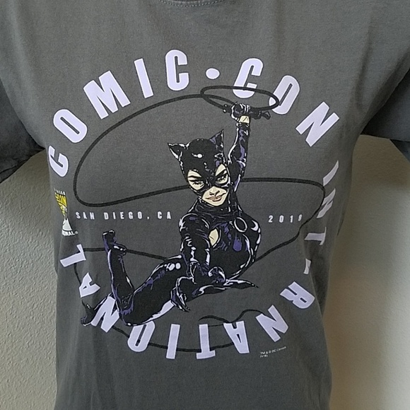 Comic Con Bat Woman Shirt 2018 - Picture 2 of 5